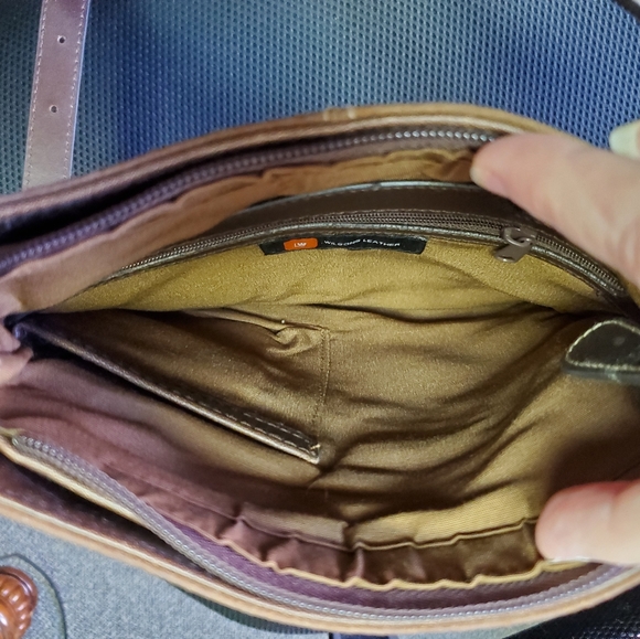 Leather crossbody, zipper closure by Wilson's leather - Picture 6 of 7